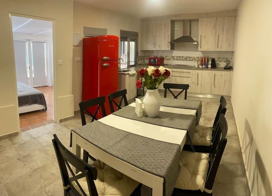 Encantador Y Acogedor Con Piscina Apartment